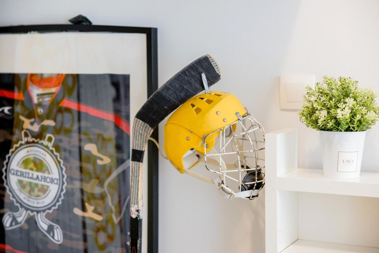 Ferienwohnung Live Like A Local At The Rustic Hockey Hut Budapest Exterior foto