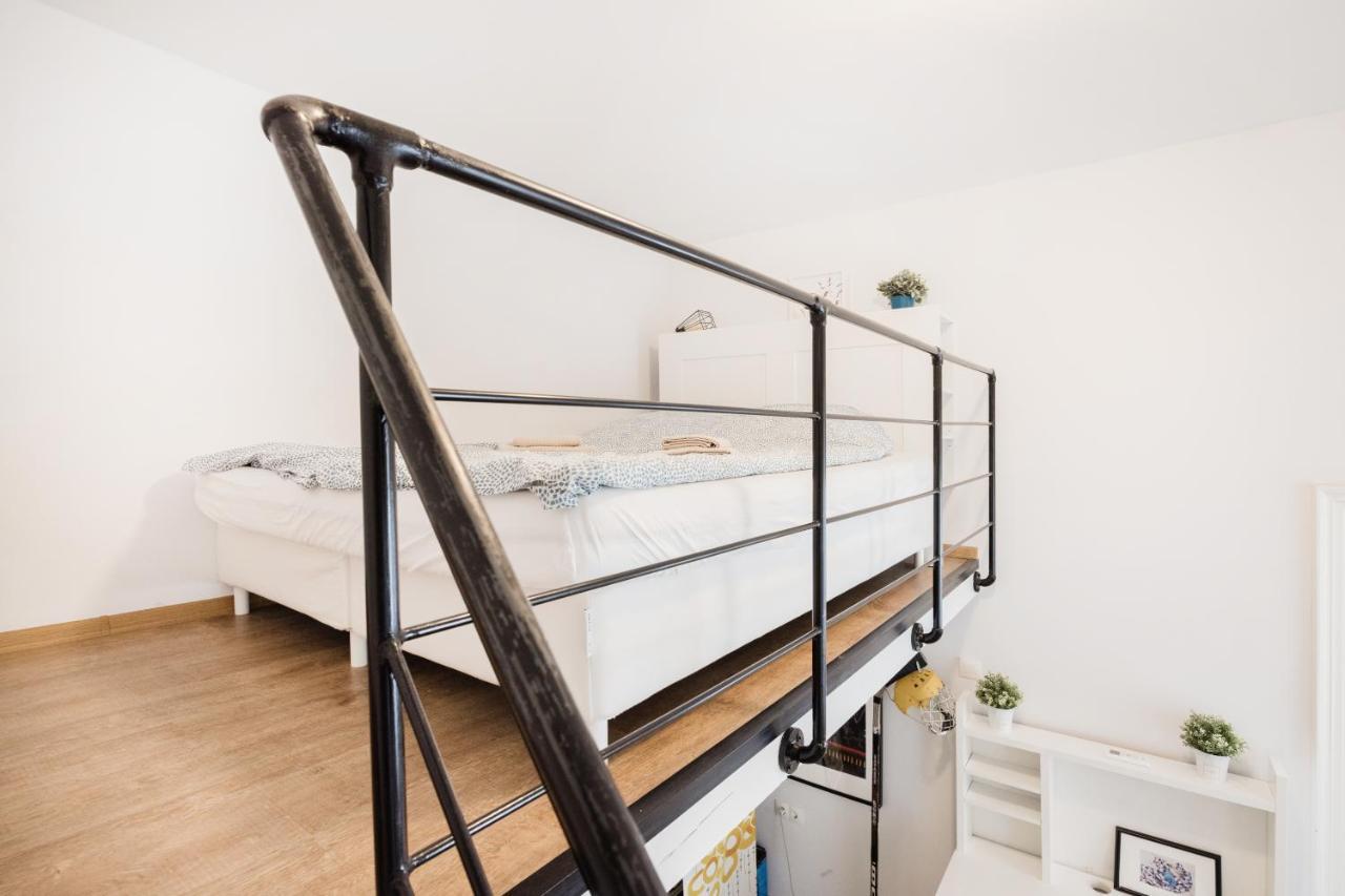 Ferienwohnung Live Like A Local At The Rustic Hockey Hut Budapest Exterior foto