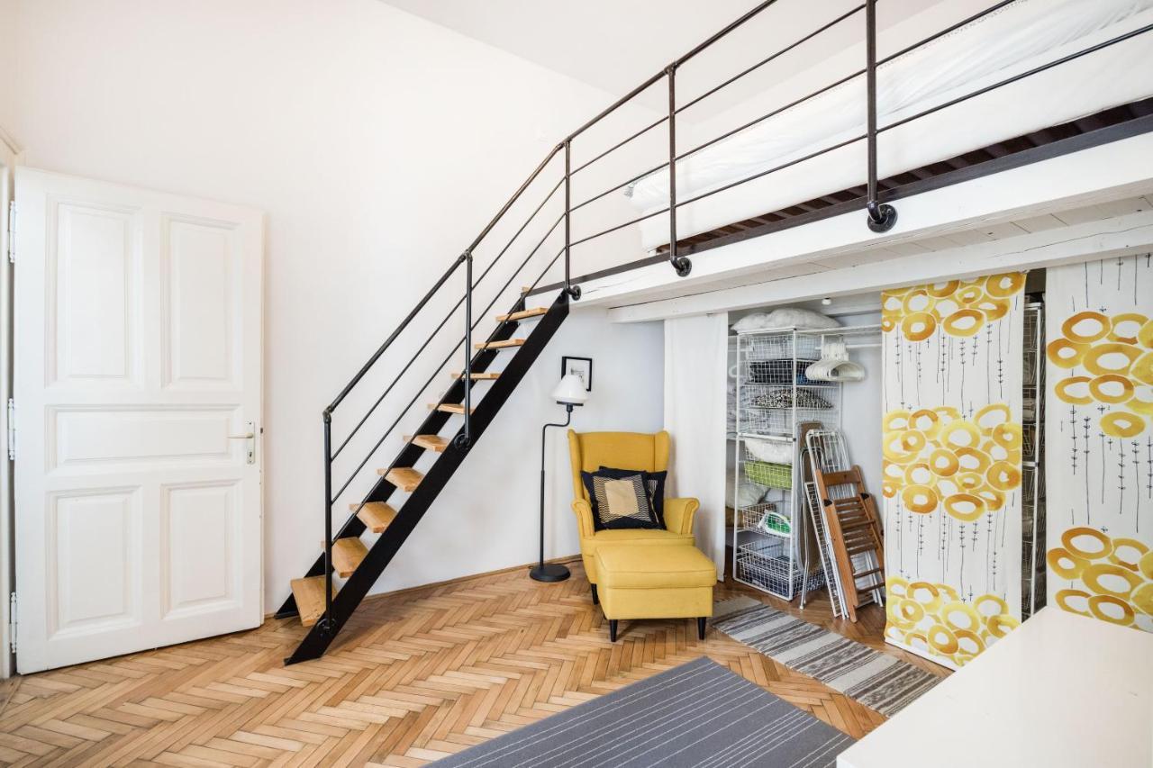 Ferienwohnung Live Like A Local At The Rustic Hockey Hut Budapest Exterior foto